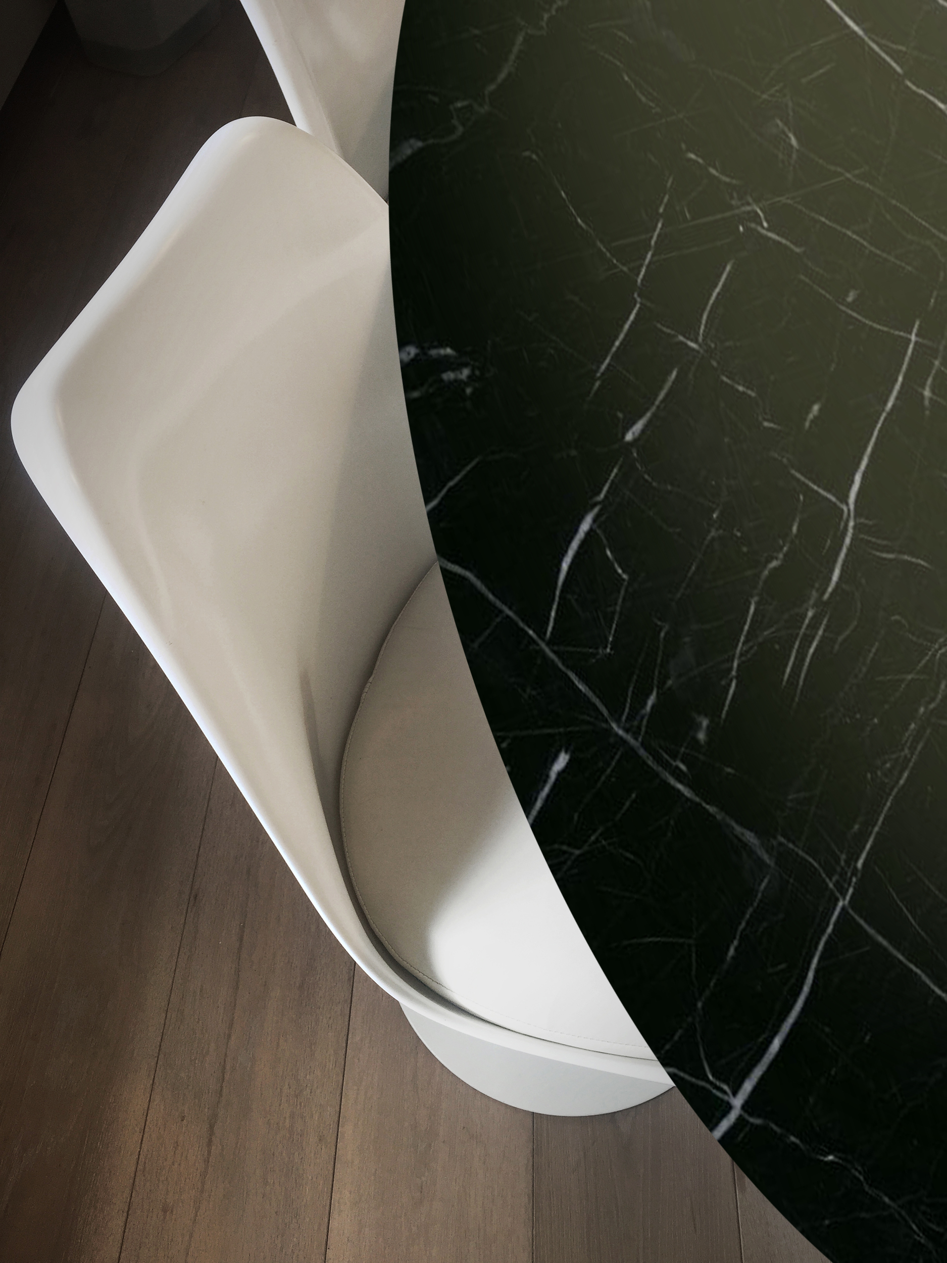 Dining Table And Chair In Flat In South Kensington