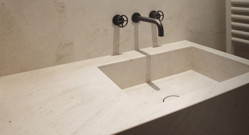 Flat 1 South Kensington SW7 London 10 TV Architects Bathroom Natural Stone Crema D Orcia
